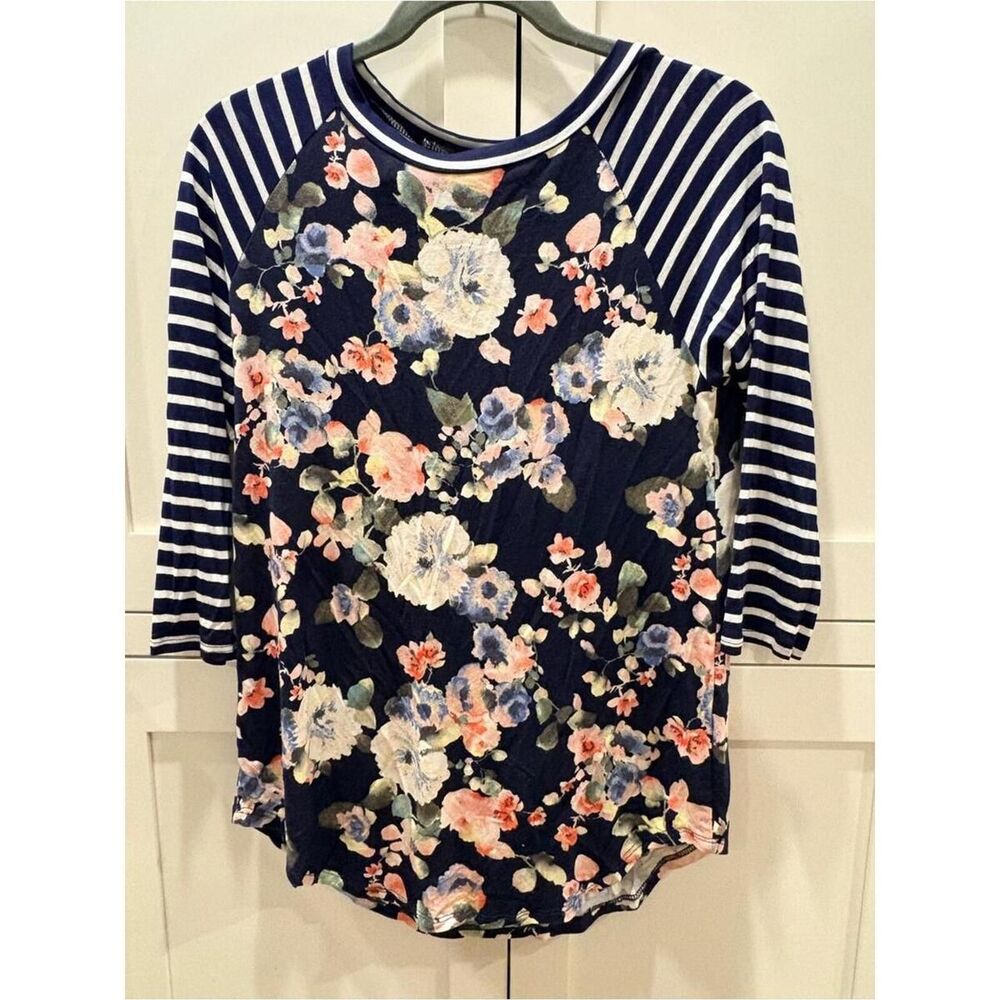 Unbranded Women's Blue and Pink T-shirt